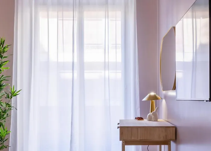 Amelie - Gem Of Trastevere